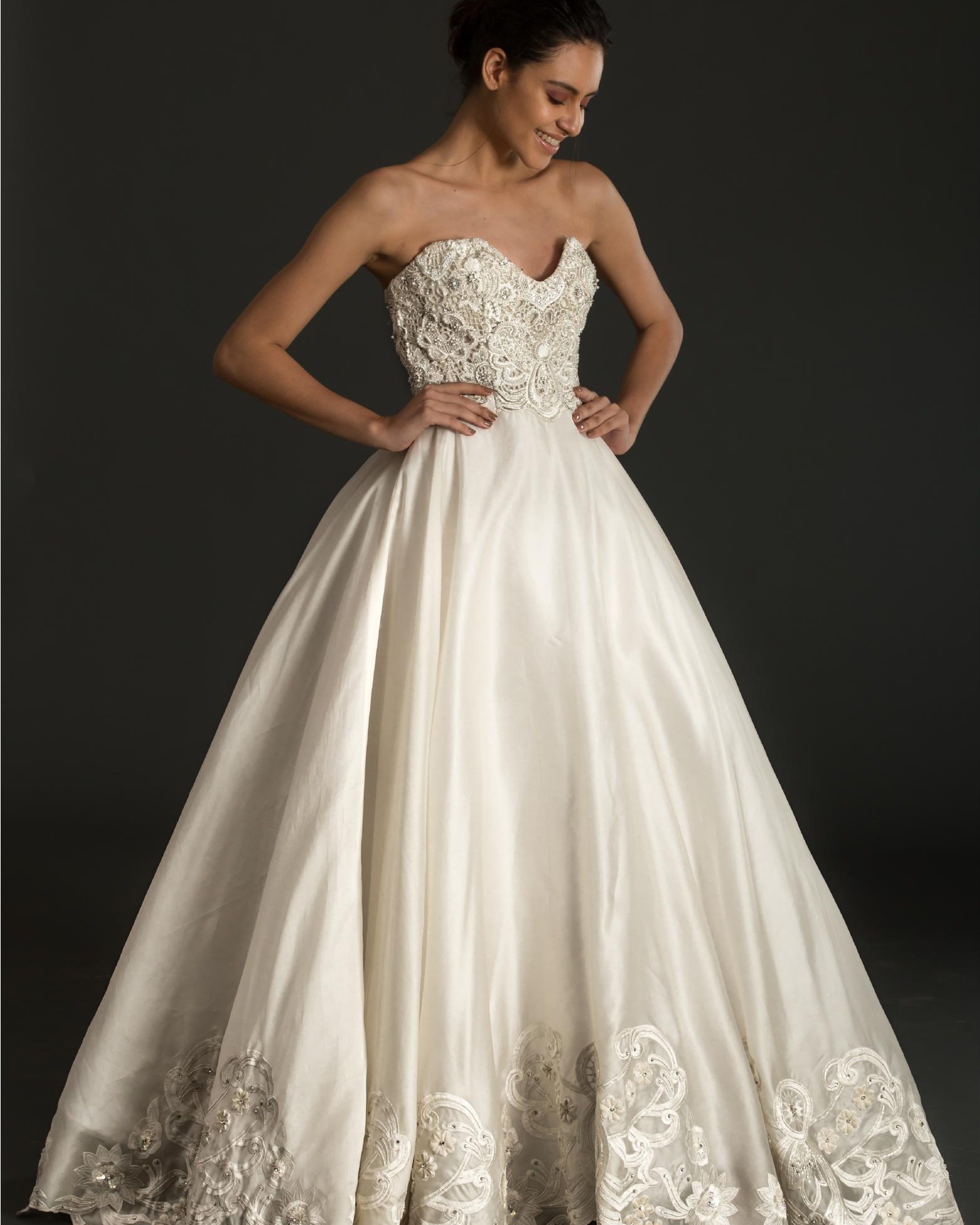 ANOVE SS18 look 015, beaded lace bodice on a satin ballgown